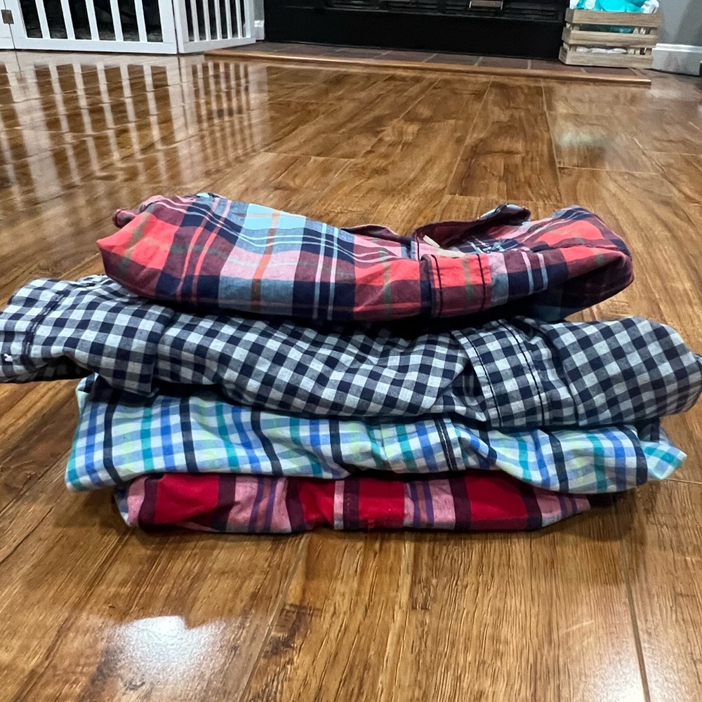 3T boys Plaid button downs